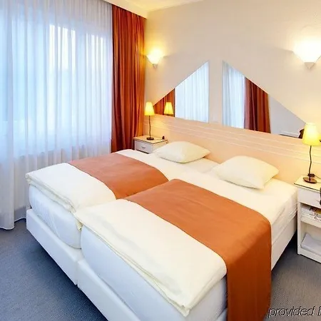 City Hotel