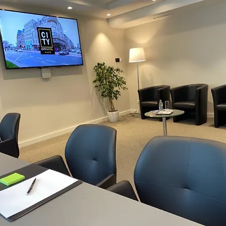 City Hotel מלון 3*