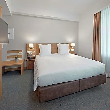 City Hotel