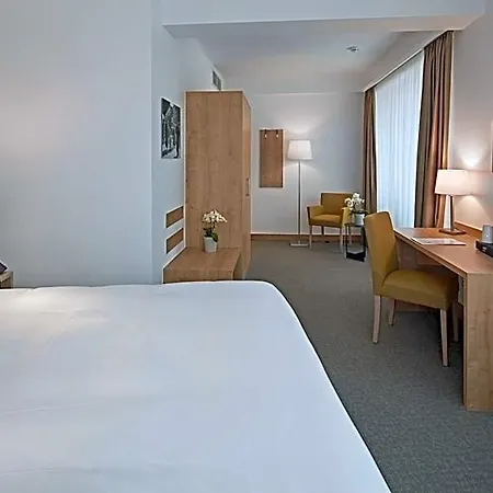 City Hotel Hotel