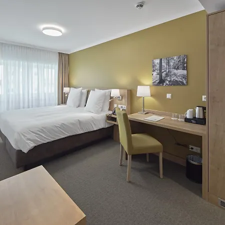 City Hotel מלון 3*