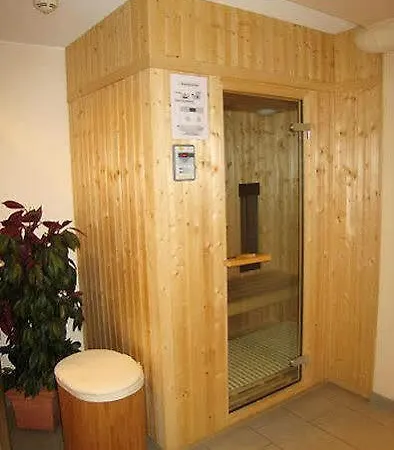 City Hotel מלון 3*