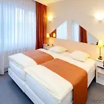 City Hotel