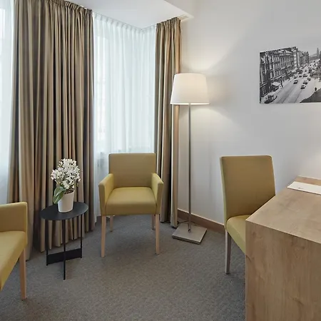 City Hotel Hotel